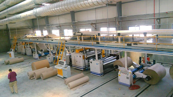 3 5 7 χειρίζονται την αυτόματη χαρτονένια μηχανή παραγωγής ενιαία γραμμή μηχανών παραγωγής κιβωτίων χαρτοκιβωτίων ζαρωμένου χαρτονιού facer